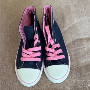 Stylish Kids High-Top Sneakers - Black and Pink
